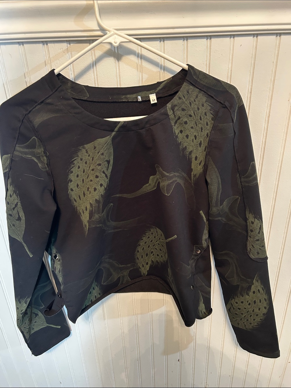 Women's Black & Olive Print Pullover Top